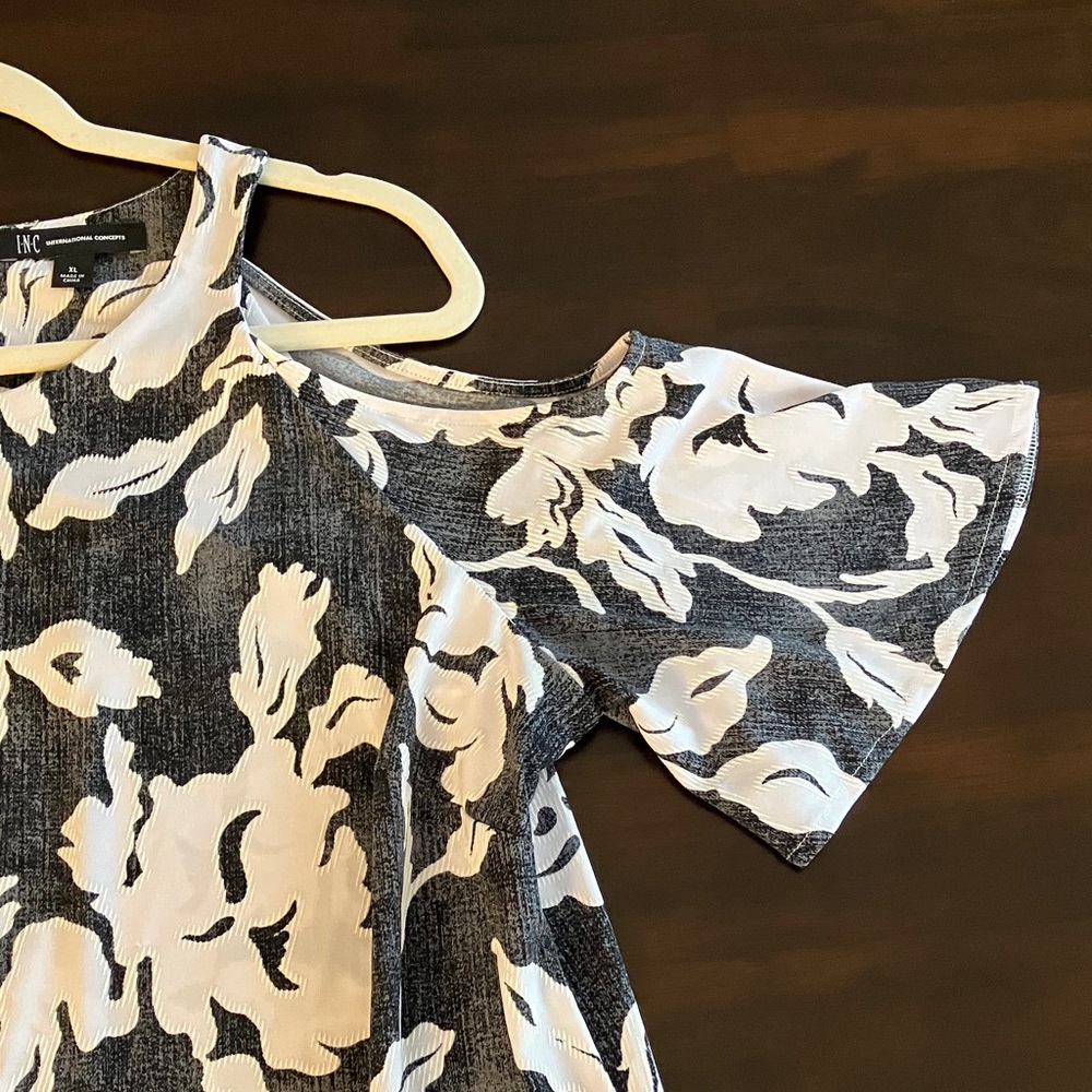 INC International Concepts Black and White Floral Cold Shoulder Blouse - Picture 3 of 7